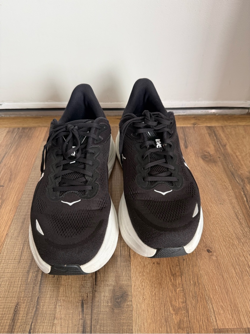 Hoka Men's Black and White Athletic Running Shoes 13 4E